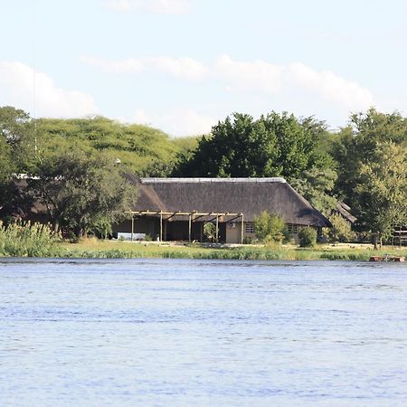 Big 5 Toro Lodge Касане Екстериор снимка