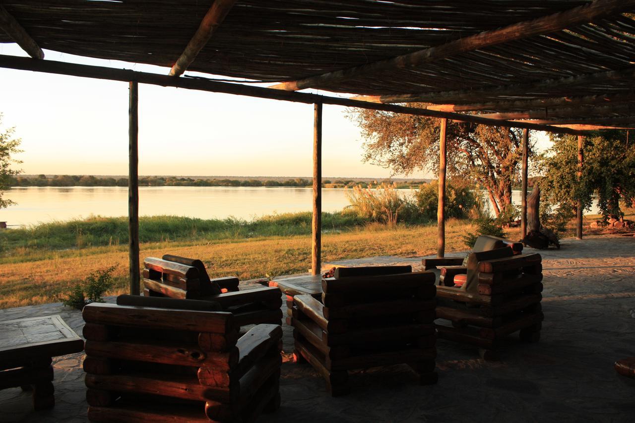 Big 5 Toro Lodge Касане Екстериор снимка